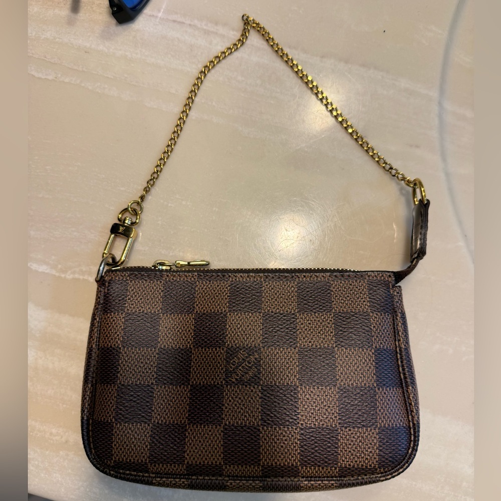 Louis Vuitton Mini Pochette - Picture 3 of 6